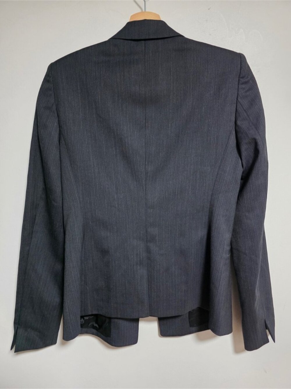 Hugo Boss Charcoal Gray Tailored Blazer – EU 36 / US 4 / UK 8 - Picture 9 of 11